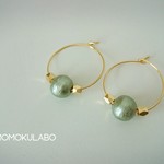 コットンパールのシンプルなフープピアス