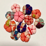 和のパーツ　縮緬細工　正絹の梅の花12個