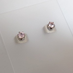 送料無料《一点物》天然石 ピンクサファイアの桜色ピアス シルバー
