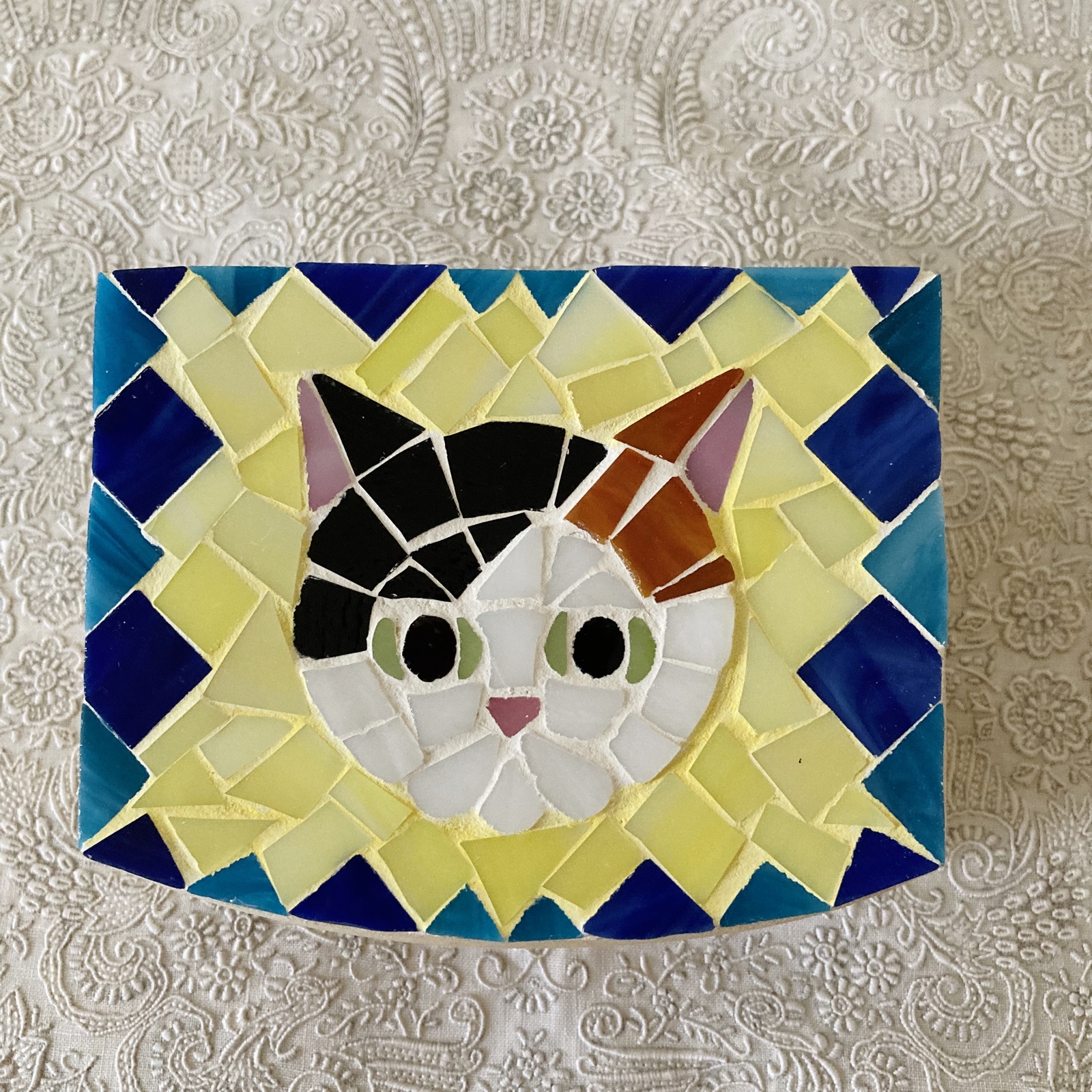 ねこハコ(三毛猫)