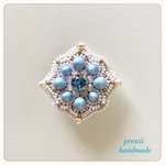 ビーズ刺繍ブローチ　Blue Crystal 