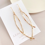 twist gold〜ツイストカーブライン ゆらゆら揺れるロングピアス イヤリング