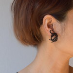 トワイン　黒　ピアス・イヤリング