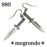 980.ナイフ、ダガーのピアス