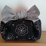 ＊お弁当袋＊綿麻キャンバス*くろのお花B＊リネンストライプ＊  