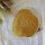 2000→1700円　木と芽　手刺繍　ぽってりがま口ポーチ（小）　カナリア色