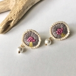 刺繍とビーズ✳︎フラワーモチーフピアス