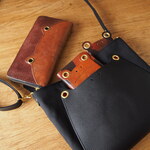 『ゲコッシュ』ブラック×ブラック　カエルのサコッシュ　かえる　蛙　レザーバッグ　ショルダーバッグ