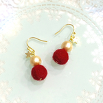 コットンパールと羊毛フェルトのピアス/イヤリング   ＃type 聖夜のために