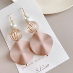 Dusty pink*ダスティピンク 大ぶりマットパーツピアス イヤリング