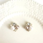 パールのビジューピアス【パウダーブラウン】