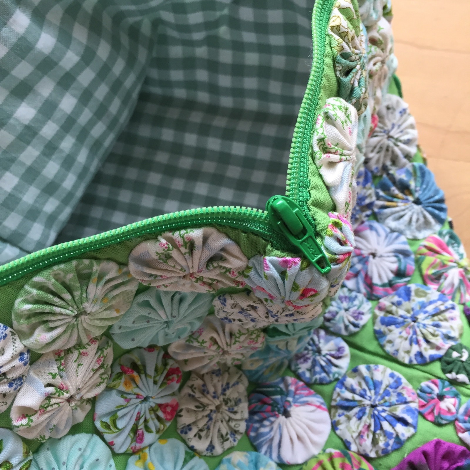 497 ヨーヨーキルト ポーチ - Piggy's Quilt | minne byGMOペパボ 国内