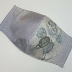 立体マスクⒸ【 本場大島白紬 中間色大島 青藤 薔薇 】　フィルターポケット付き　2枚仕立て