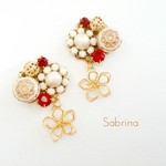 【再販11】ゆれるお花のレッドビジューイヤリング／ピアス