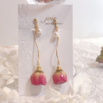 薔薇レジンアクセサリー　バラゆらゆら小さなパールと　イヤリングピアス