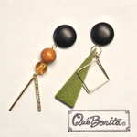 No.193☆ブラックレザー丸カボション×カーキ☆ブラウン秋色アシンメトリーピアス