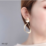 gold大ぶりピアス 大ぶりイヤリング ピアス  イヤリング ゴールド シルバー  変形フープ