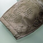 ダブルマスクに最適大きめ夏用　バイヤス裁ちマスク　レース(ミモザ　茶グレージュ)