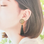 お花とタッセルのピアス  グリーン