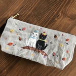 寄り添う猫さん♪刺繍ファスナーポーチ