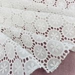 感謝セール☆コットンサークル刺繍レース生地《48×30》