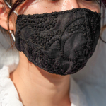 【美シルエットマスク】ブラック刺繍マスクでお洒落な冬支度はじめましょう♪