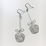 【期間限定価格】rose wire /薔薇/ワイヤー/シンプル/個性的/サージカルステンレス/アレルギー対応