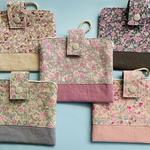 送料無料【値下げしました】綿麻キャンパス花柄生地　マスクポーチ♪