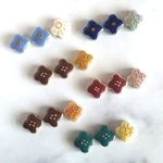 花型タイル③のプチイヤリング／ピアス