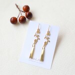 ボタニカルのフラワーＢとメタルスティックＬ（スクエア）♡ピアス・イヤリング♪【K18・14kgf対応】