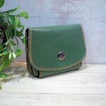 緑のプチ財布・オレンジ糸