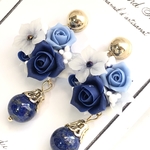 薔薇ブーケとラピスラズリのマグネットピアス(イヤリング)