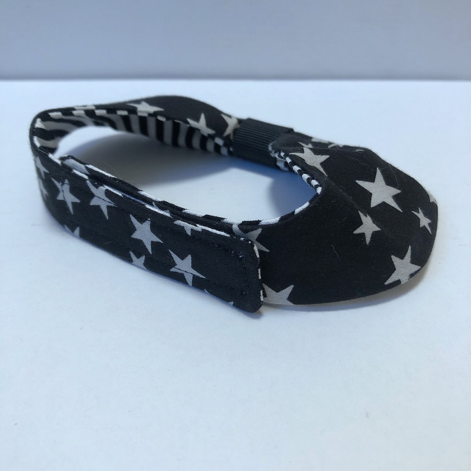 ★ブラックストライプ×グレージュドット★ ハンドメイド　リバーシブル　スタイ ☆ブラックストライプ×グレージュドット☆ ハンドメイド リバーシブル