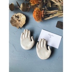 Hand tray