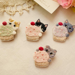 カップケーキ猫ちゃんブローチ🐱🧁（グレーねこ）