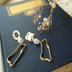 【500円均一SALE】チタン製ポストべっ甲柄マーブルリングピアス