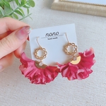 ジルコニアとフラワータッセルピアス/イヤリング/サージカルステンレス nonoacs