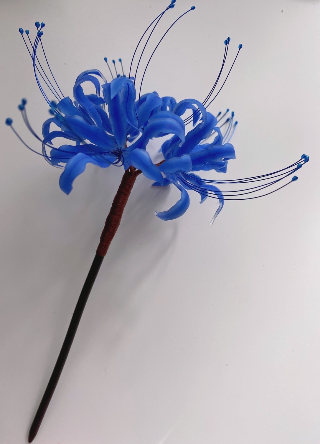 青い彼岸花のかんざし 曼珠沙華の一本簪 - メノ工房 GALLERY | minne