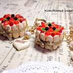 いちごのシャルロットケーキのキーホルダー