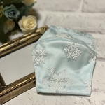 再販♡新色♡新作♡洗えるマスク インナーマスク 立体 薄いエメラルドグリーン　雪の結晶　スノーホワイト　オーダーメイド　秋冬用 マスク 小池百合子  小池都知事風  おしゃれマスク