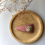 triangle pin (red ×beige 🐻)