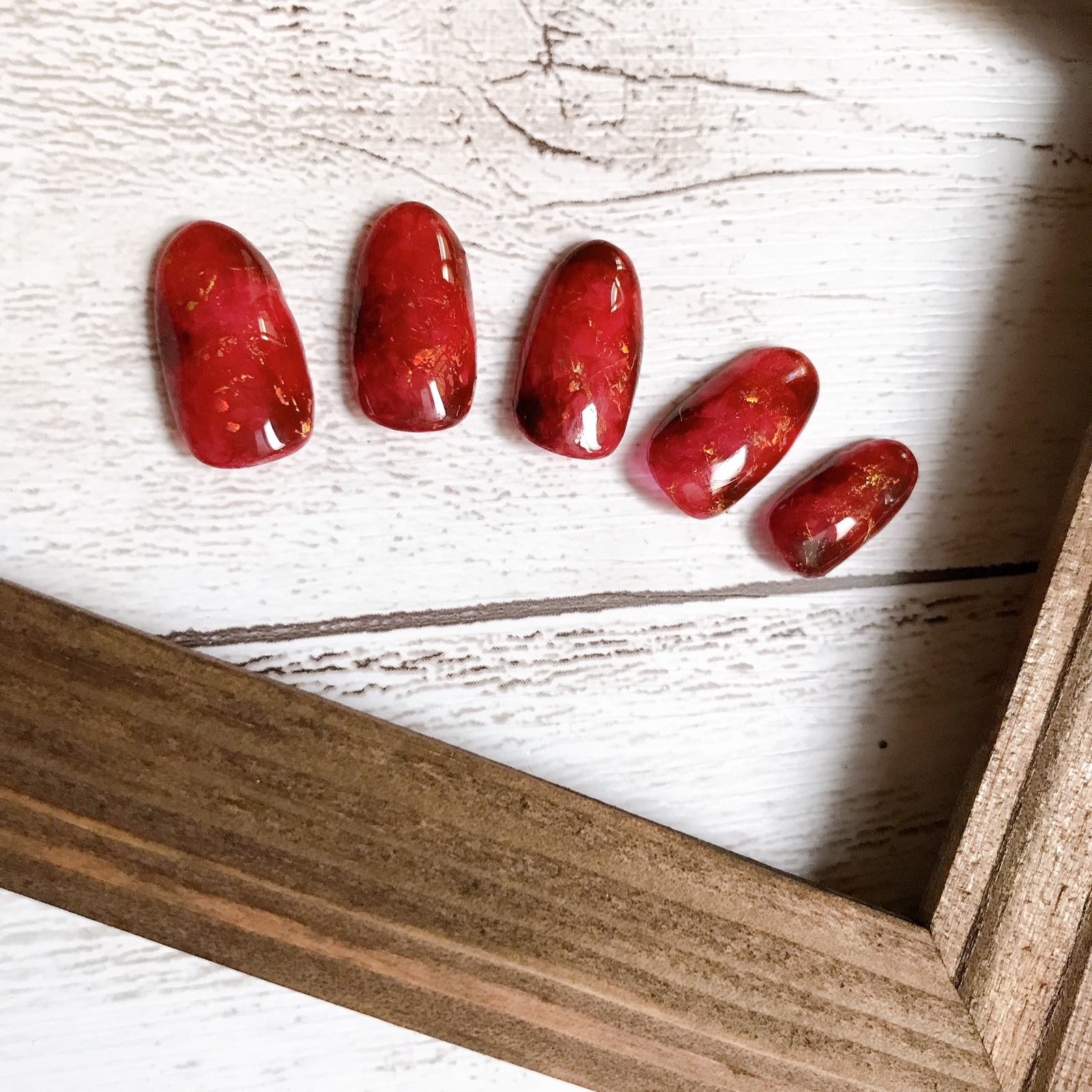 003 赤べっ甲 ボルドー 金箔 ネイルチップ 秋ネイル - AVOCADO'S 003 赤べっ甲 ボルドー 金箔 ネイルチップ 秋ネイル - AVOCADO'S