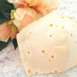 【１番人気💖】秋におすすめ　レースマスク　花柄　黄色　花柄マスク　マスク　レース　秋用マスク　秋マスク　おしゃれマスク　プレゼント　かわいいマスク　手作りマスク　大人用マスク　