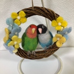 ※専用ページです※rim-rim様ご依頼のコザクラインコちゃんとボタンインコちゃんのペアリースです♪羊毛フェルト