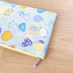 【11/4販売・送料込】可愛さ凝縮のメルヘンちょうちょ柄のフラットポーチ