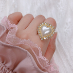 おおぶりホワイト♥パールハートのリング