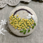 ミモザのハーフリース　刺繍ブローチ/ヘアゴム