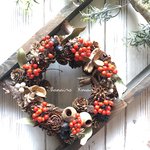 〜森のオシャレさん赤い実のクリスマス〜木の実のミニリース:リース台15cm