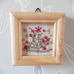 刺繍フレーム🎄クリスマスツリー②　オーナメント　お花の刺繍　壁飾り インテリア雑貨