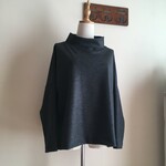 圧縮ウールニットDGで作ったハイネックショルダードロッププルオーバー